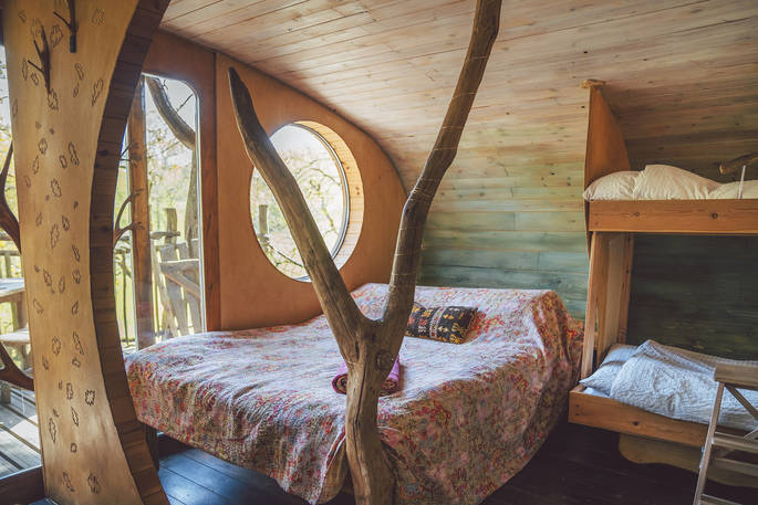 . Living-Room Treehouses, Powys